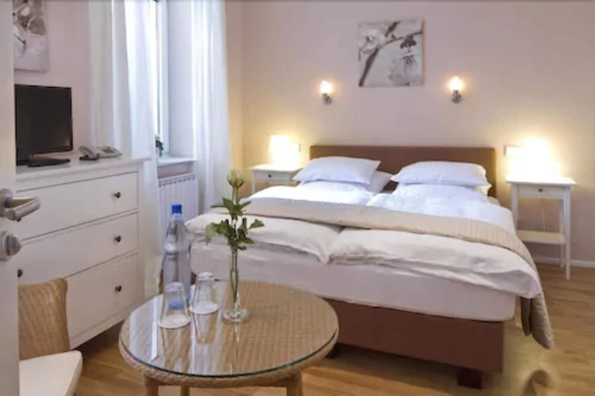 Отель Buchholz Downtown 3*
